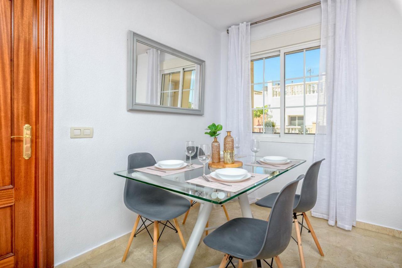 Wintowinrentals - La Estancia Free Parking Málaga Dış mekan fotoğraf